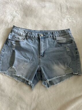 NWOT Women’s Light Blue Distressed Denim Shorts XL